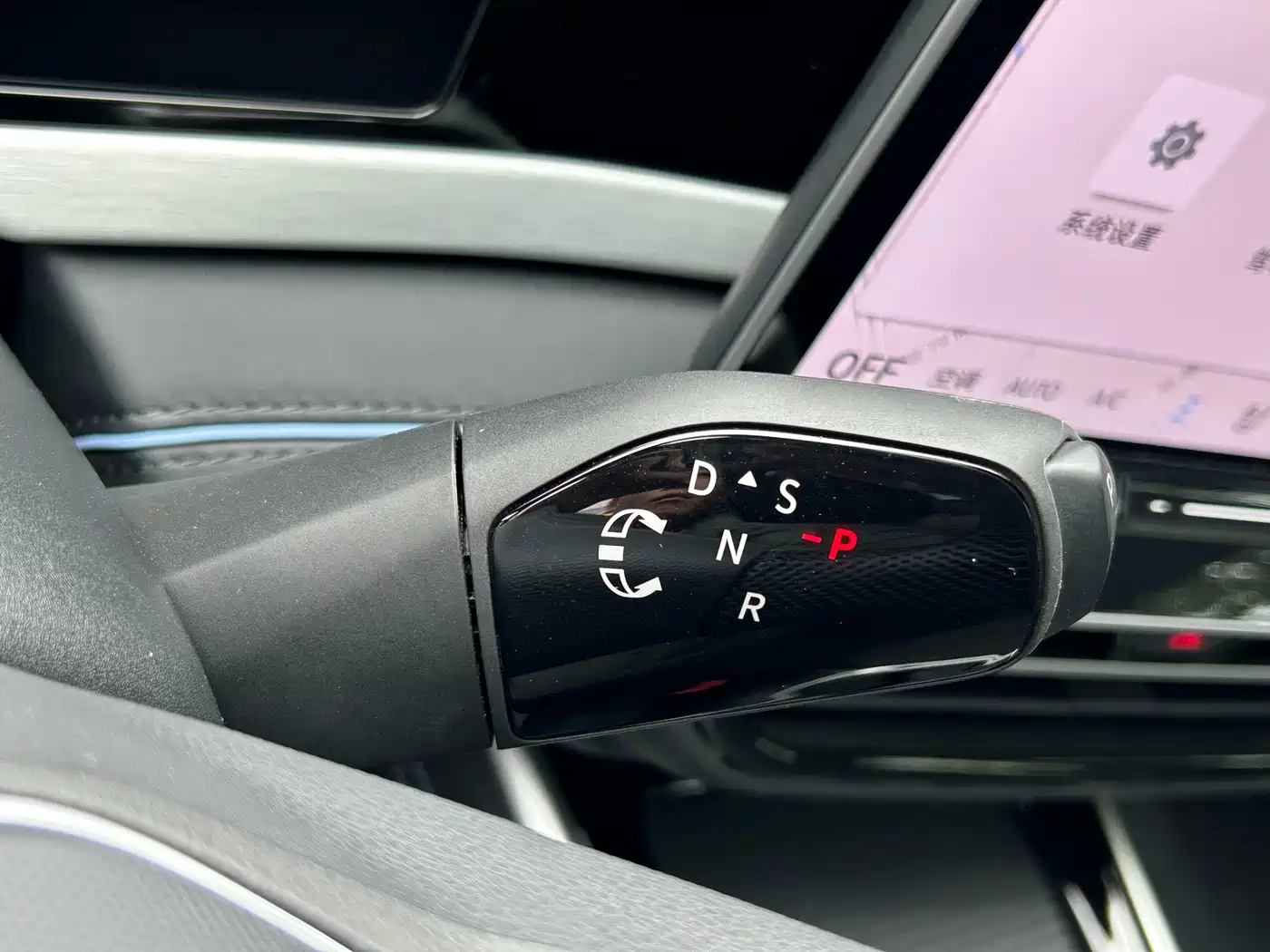 Volkswagen Passat 2025 Model Pro 380TSI Starlight Dragon Premium Edition фото 18