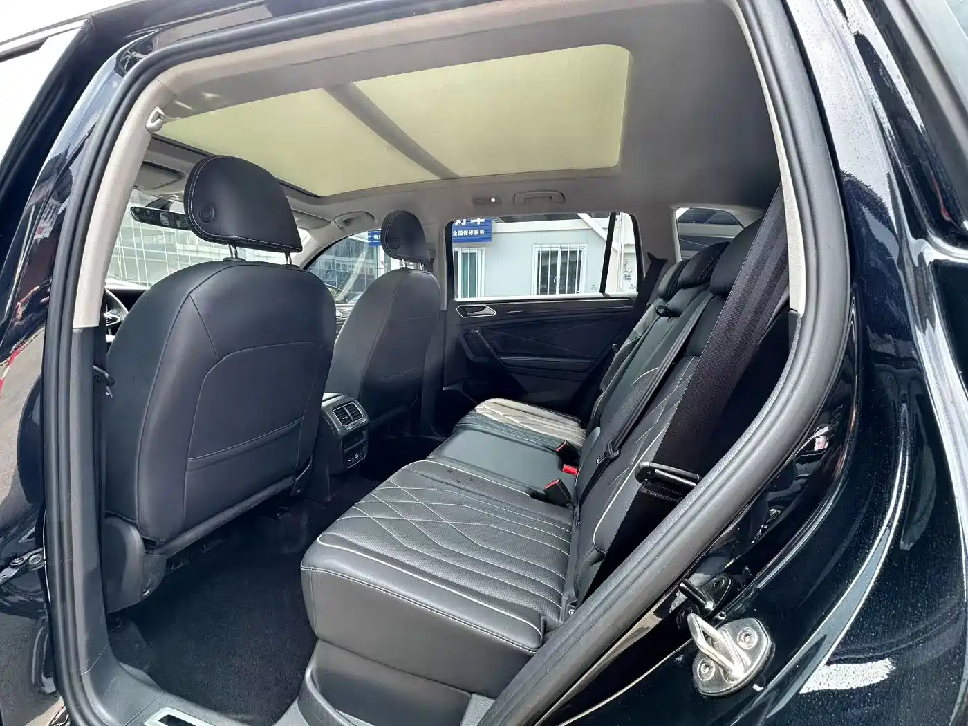 Volkswagen Tiguan L 2022 330TSI Auto 2WD R-Line Premium Edition фото 6