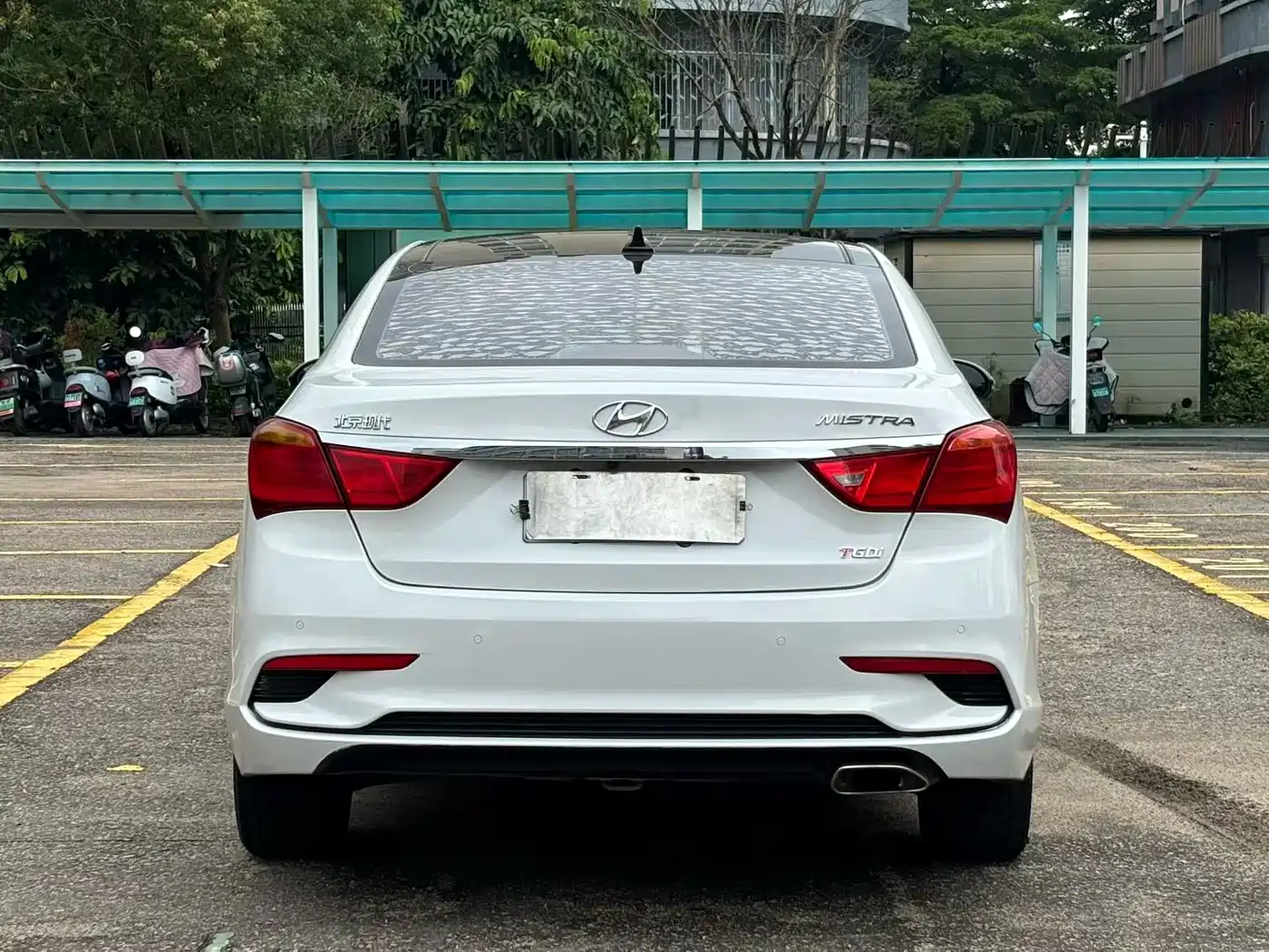 Photo 8 - Hyundai Mistra