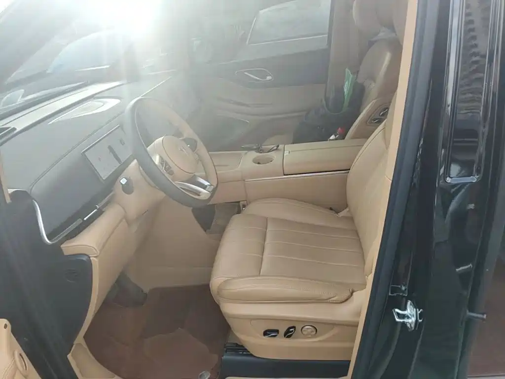 Voyah Dreamer 2026 2025 PHEV 4WD Kunpeng Premium Edition