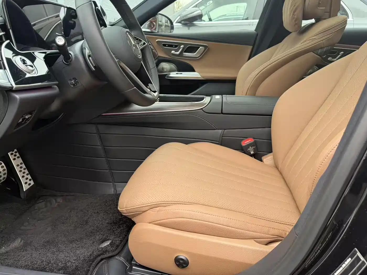 Mercedes-Benz E-Class 2025 E 300 L Luxury фото 3