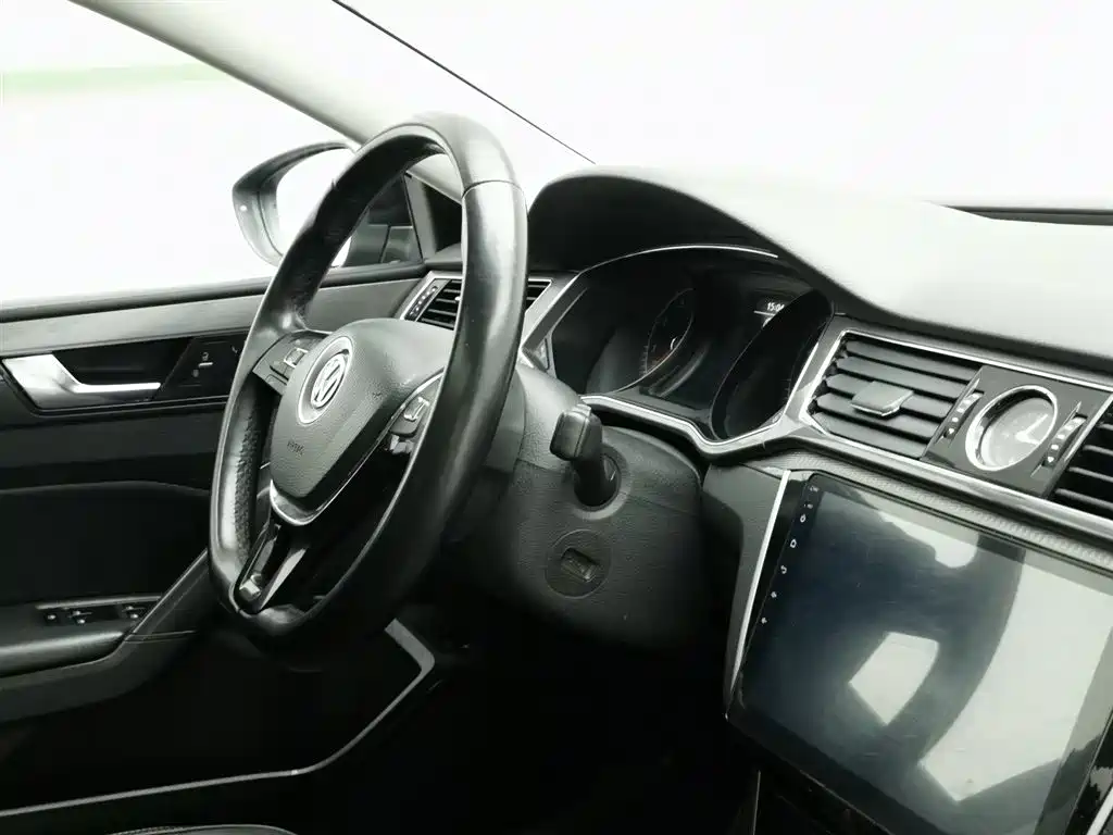 Volkswagen Passat 2017 280TSI DSG Prestige фото 22