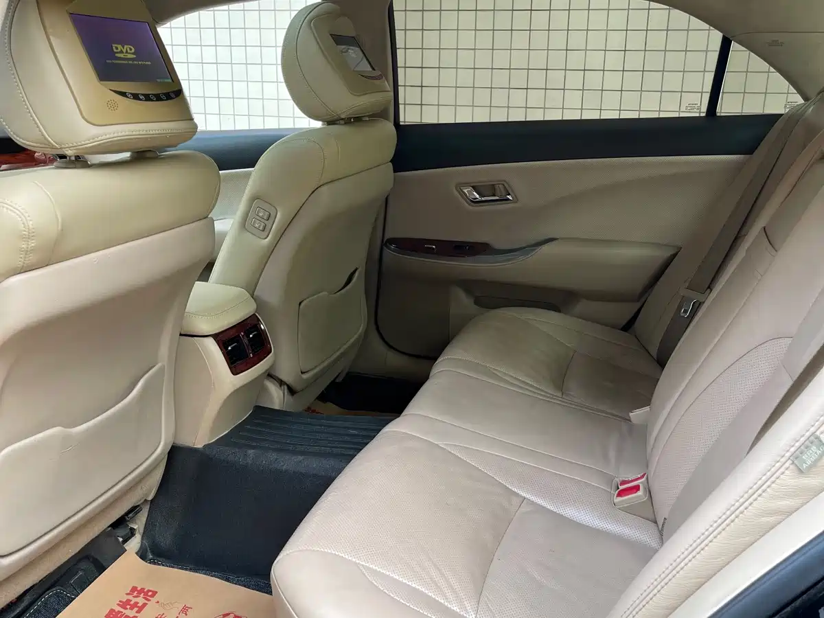 Toyota Crown 2012 2.5L Royal Leather Edition фото 8
