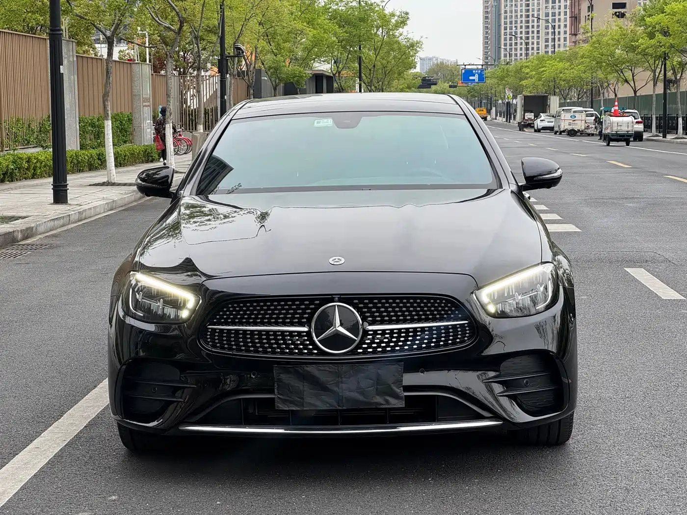 MERCEDES-BENZ E CLASS