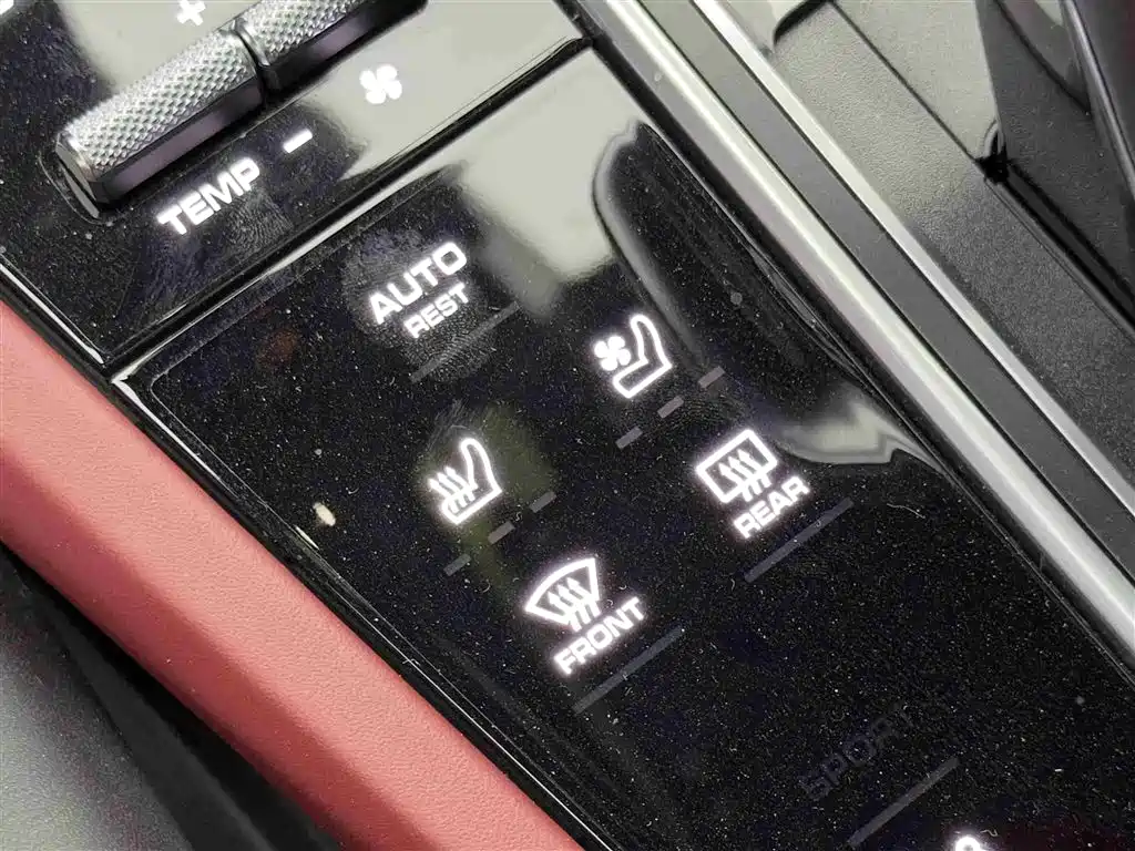 Porsche Cayenne New Energy 2023 Cayenne E-Hybrid 2.0T Platinum Edition фото 14