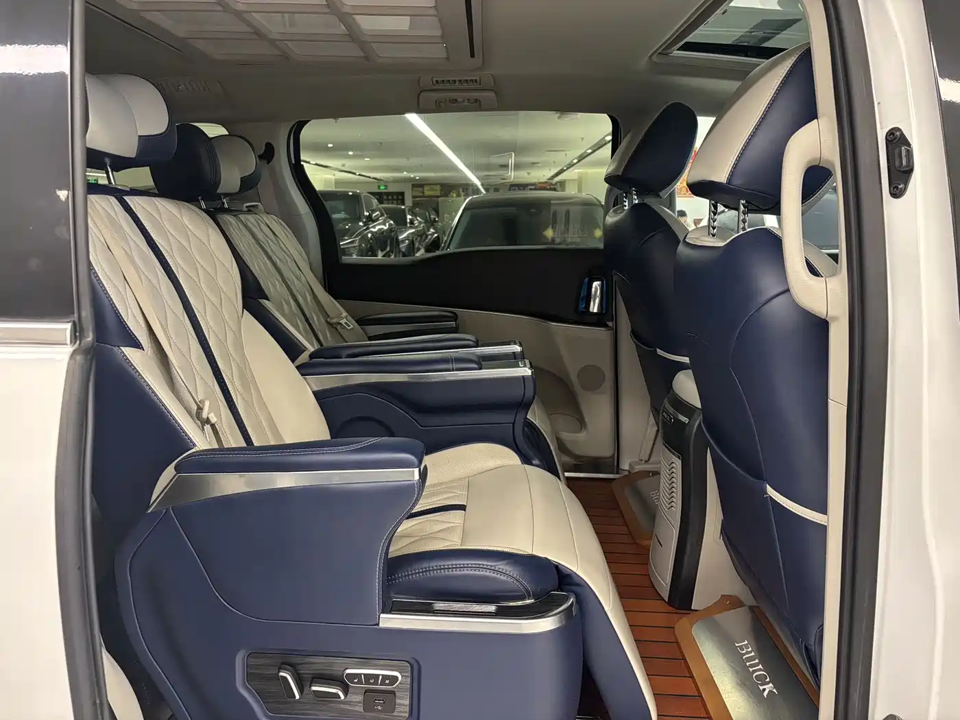 Buick GL8 2020 Model Land Business Class 652T Luxury фото 10