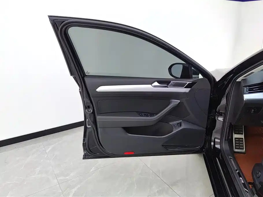 Volkswagen Magotan GTE Plug-in Hybrid 2022 GTE Luxury фото 7