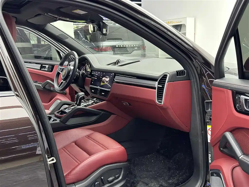 Porsche Cayenne New Energy 2023 Cayenne E-Hybrid 2.0T Platinum Edition фото 8