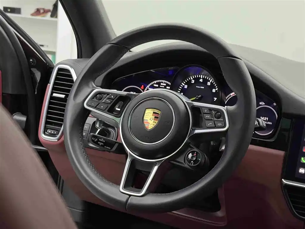 Porsche Cayenne New Energy 2023 Cayenne E-Hybrid 2.0T Platinum Edition фото 12