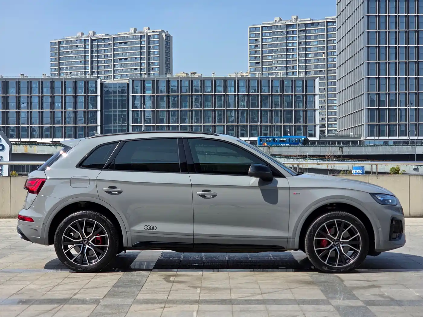 Audi Q5L 2025 45 TFSI Luxury Dynamic фото 4