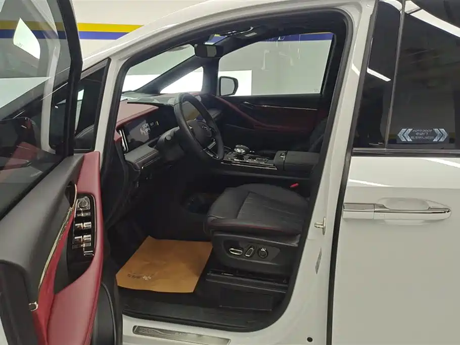 GAC Trumpchi Trumpchi M8 2023 Model Master Series 400T Ultimate Edition фото 9