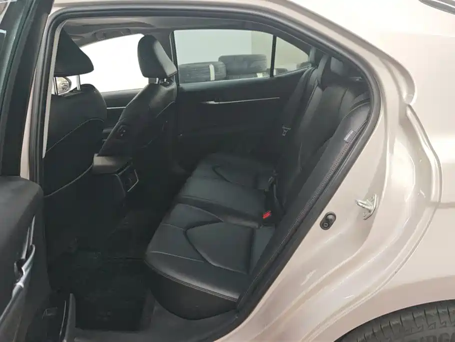 Toyota Camry 2021 2.0G Luxury Edition фото 11