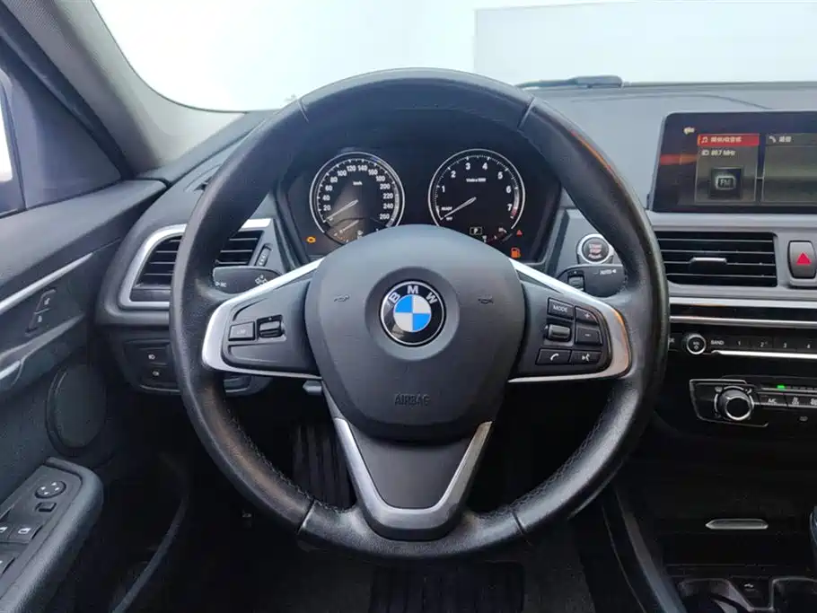 BMW 1 Series 2019 118i Fashion Edition фото 15