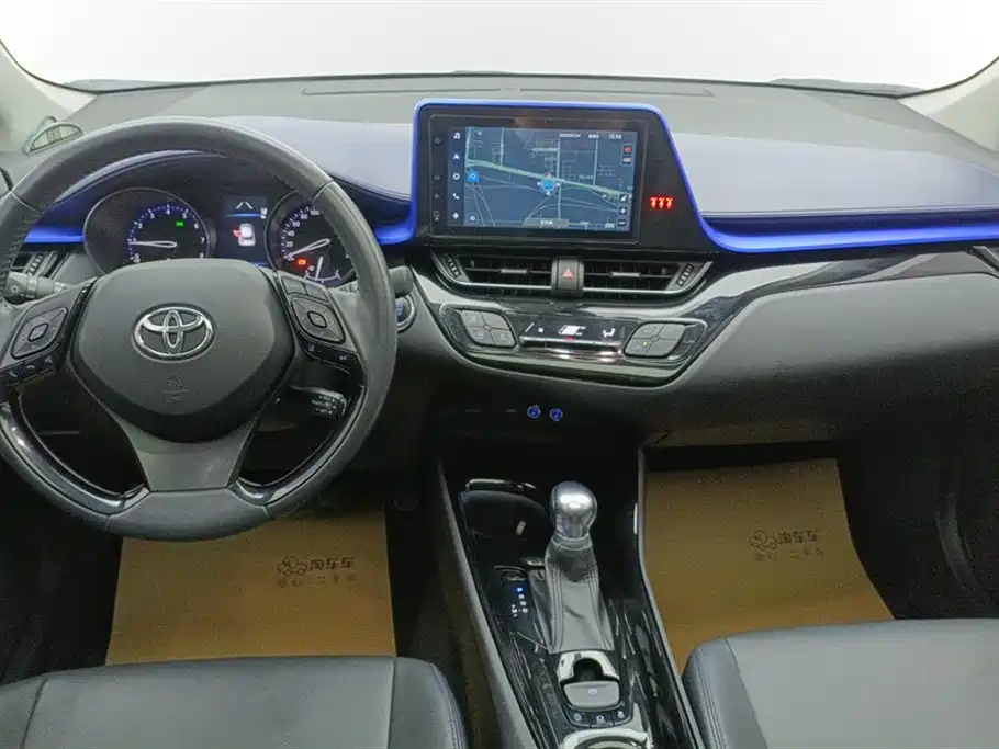 Toyota C-HR 2021 2.0L Luxury Edition фото 12