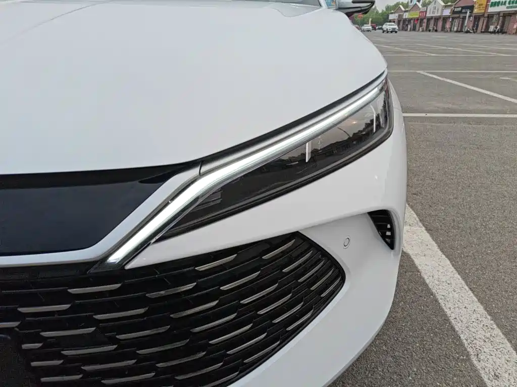 BYD Qin L 2026 2026 Model DM-i Smart Drive Edition 128KM Pioneer