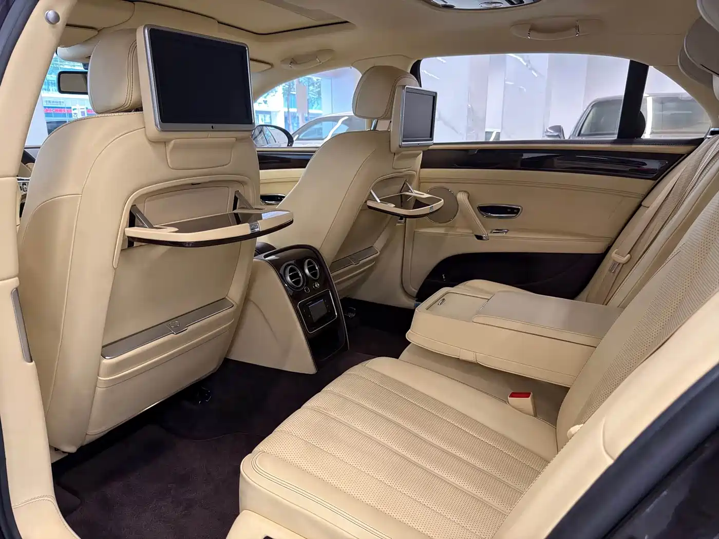 Photo 7 - Bentley Flying Spur
