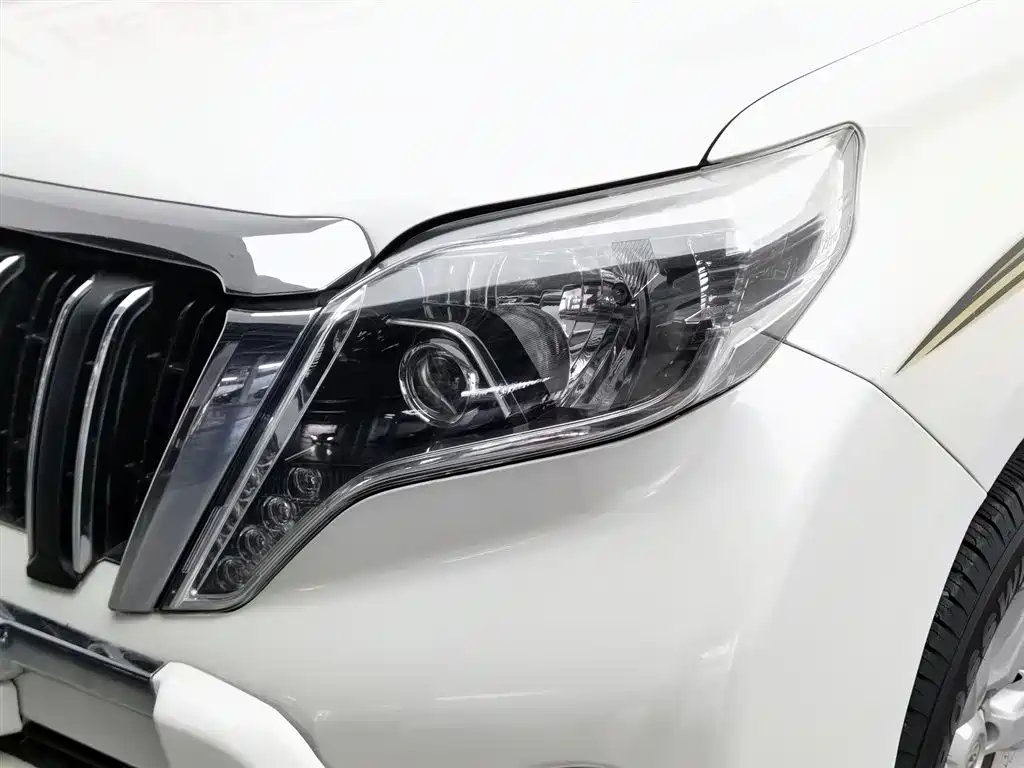 Toyota Prado 2015 2.7L Automatic Standard фото 7