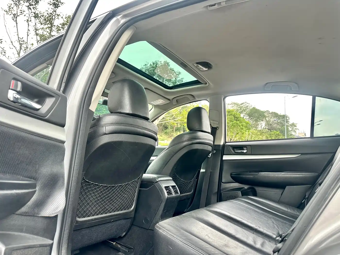 Subaru Legacy 2010 2010 Model 2.0i Luxury