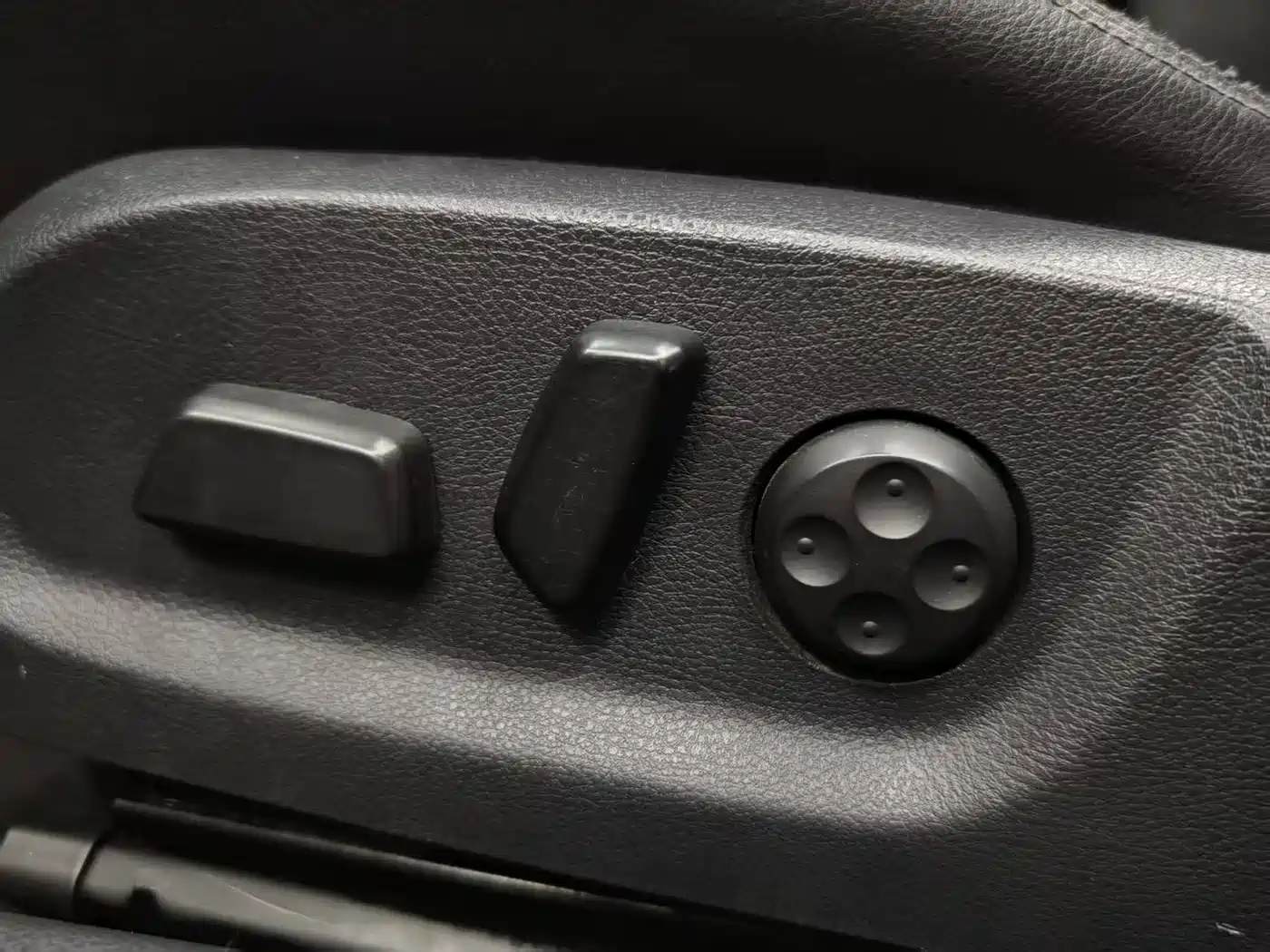 Volkswagen Eos 2010 2.0TSI DSG Luxury фото 14