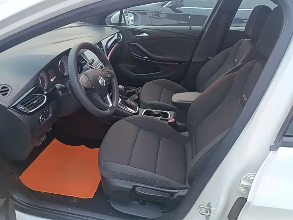 Фото 15 - Buick Verano