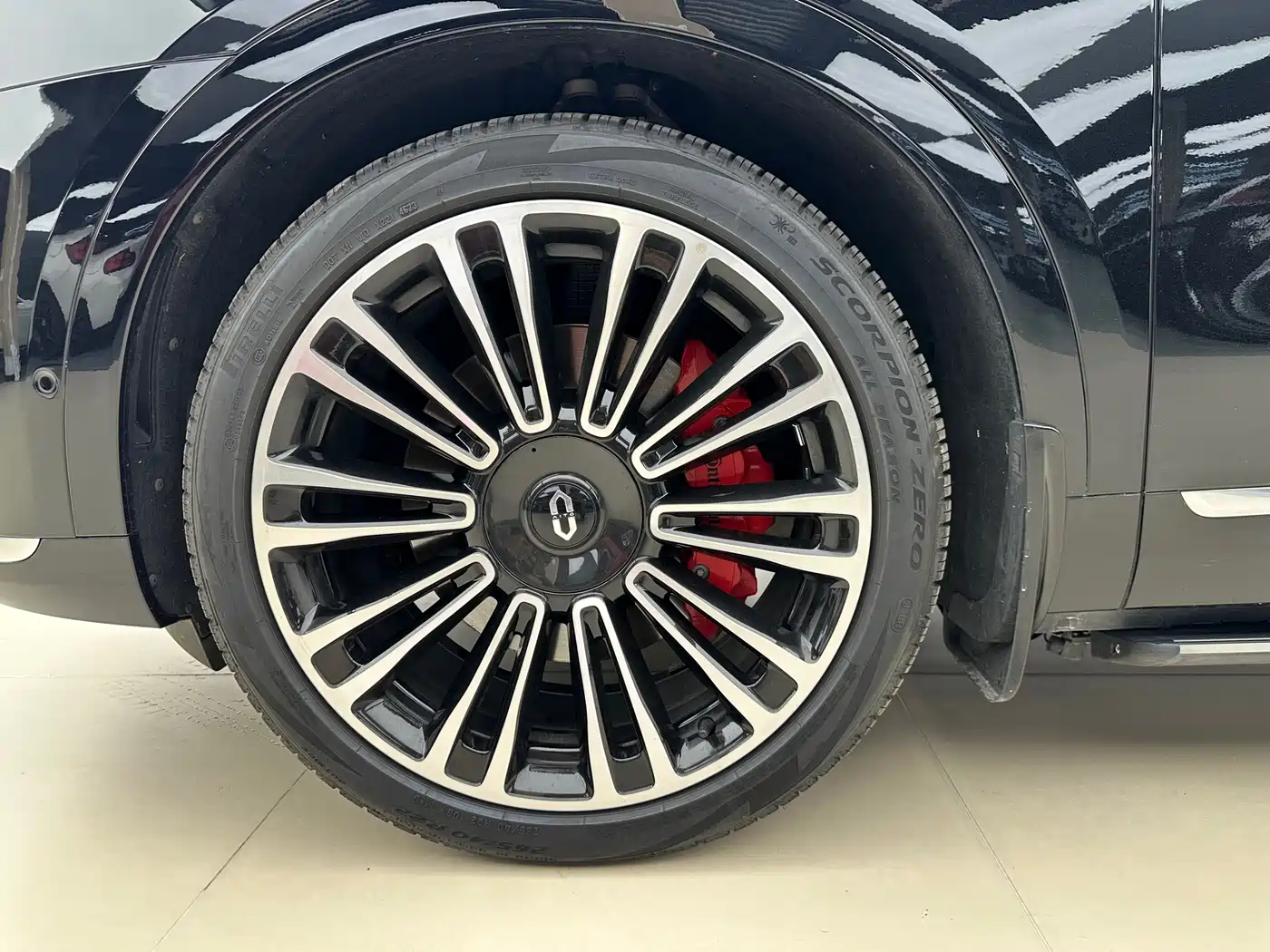 AITO Wenjie AITO M9 2024 Range Extender Max Edition 42kWh 6-seater фото 12