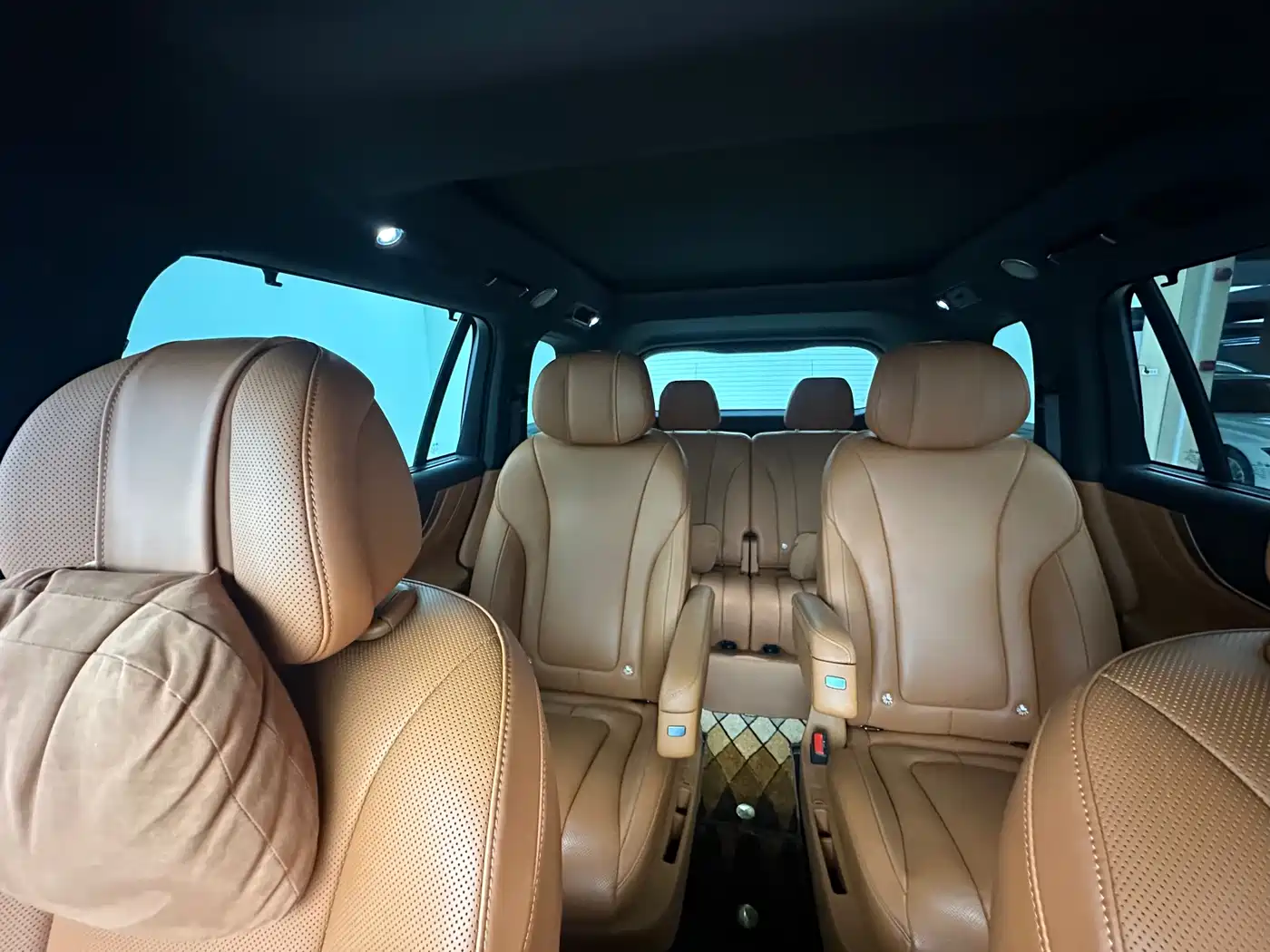 AITO Wenjie AITO M9 2024 Range Extender Max Edition 42kWh 6-seater фото 5