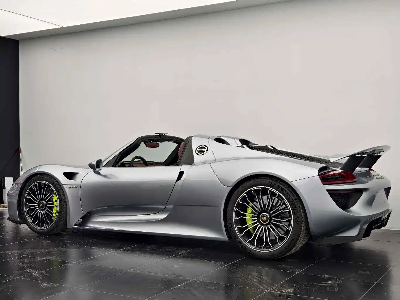 Porsche 918 Spyder 2016 2014 4.6L