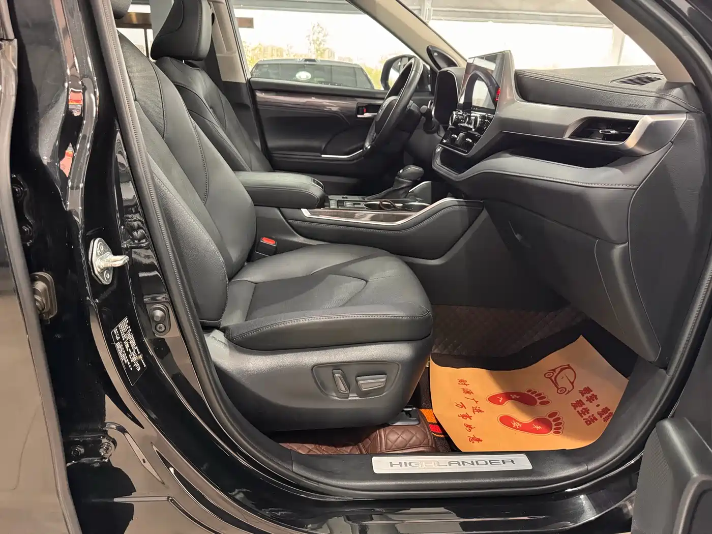 Toyota Highlander 2023 2.5L Smart Hybrid Dual Engine AWD Ultimate 7-Seater фото 17
