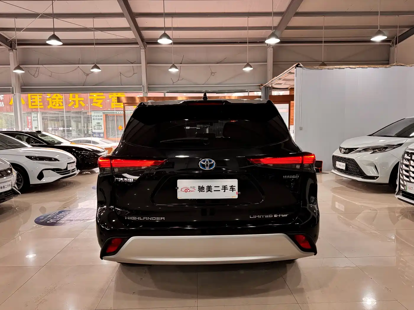 Toyota Highlander 2023 2.5L Smart Hybrid Dual Engine AWD Ultimate 7-Seater фото 5