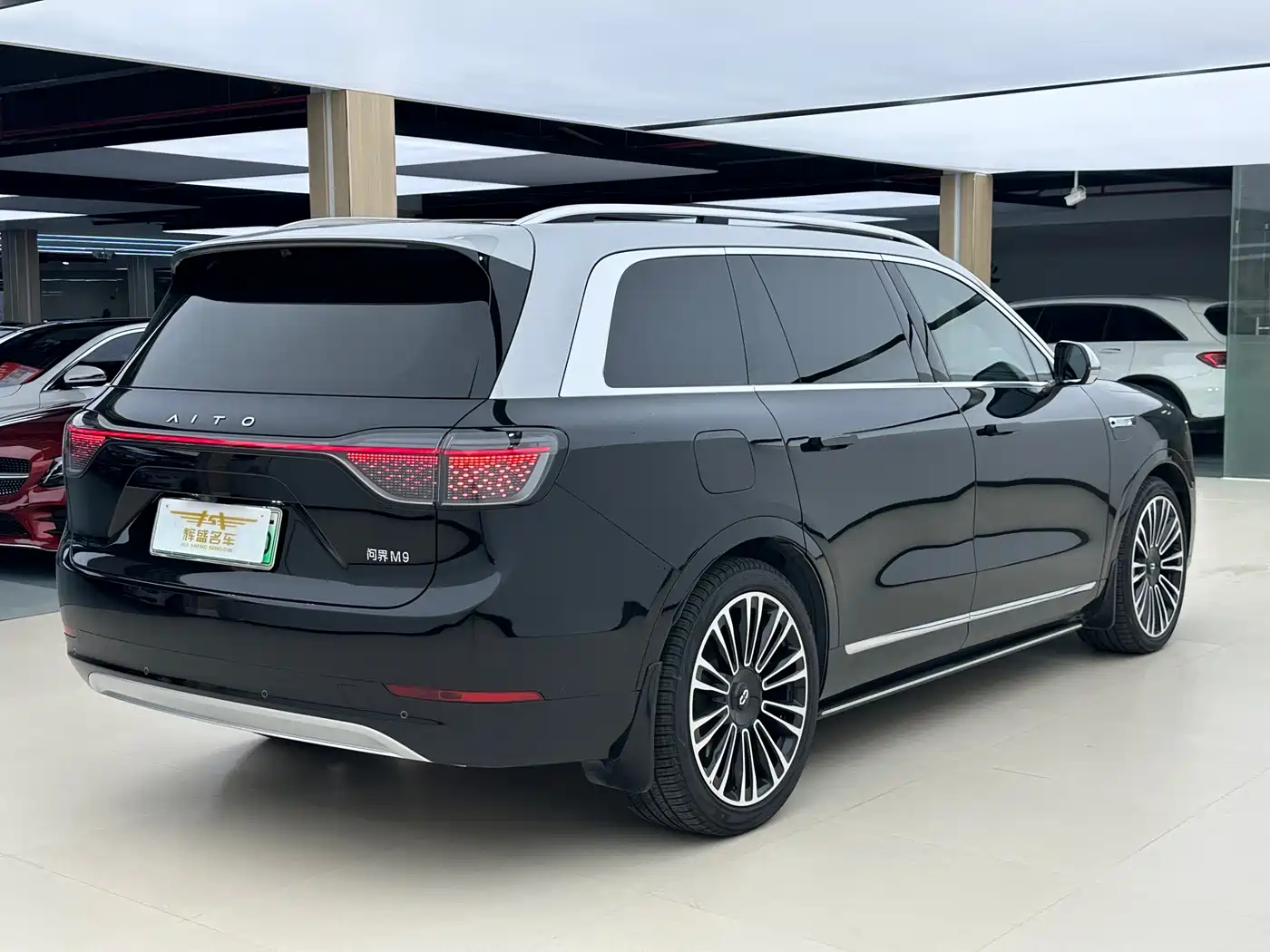 AITO Wenjie AITO M9 2024 Range Extender Max Edition 42kWh 6-seater фото 8