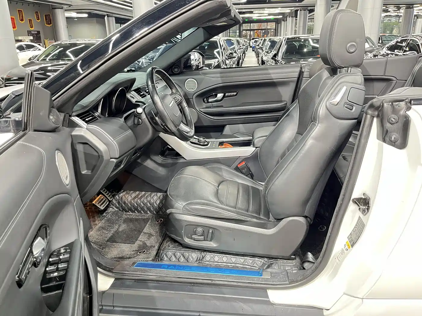 Land Rover Range Rover Evoque (Import) 2017 2.0T Convertible фото 4