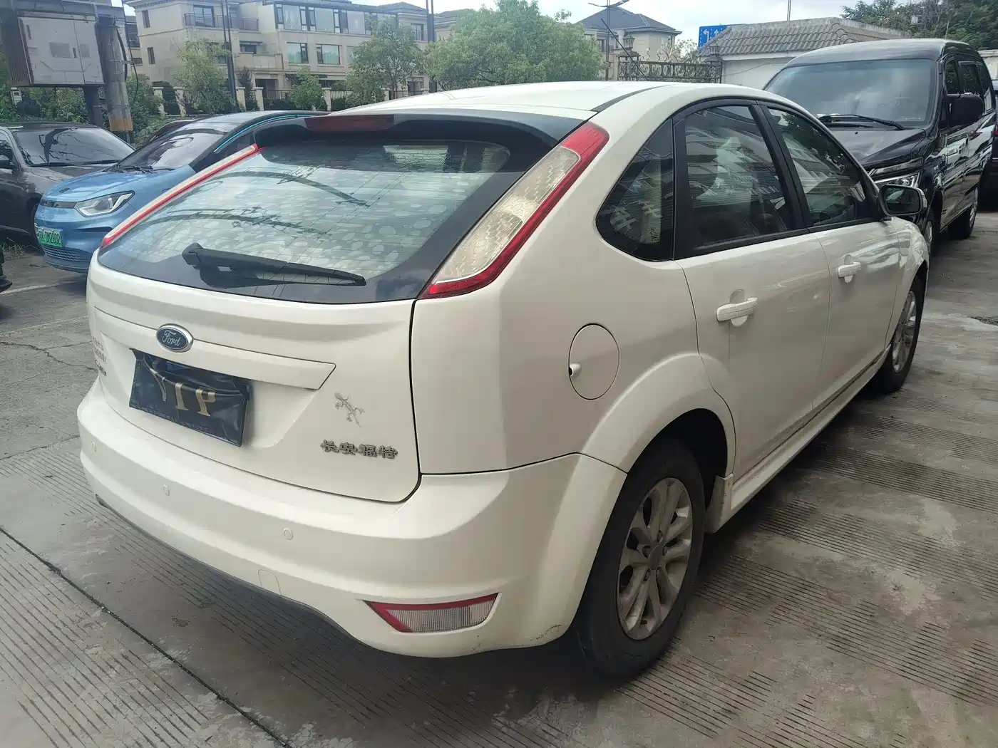Ford Focus 2012 2011 Hatchback 1.8L Automatic Fashion