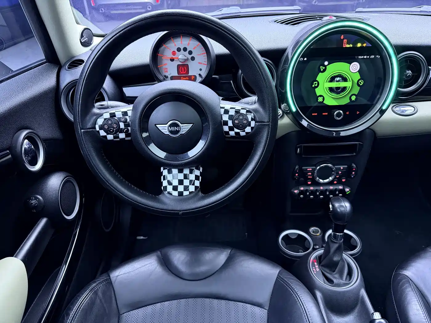 MINI 2011 1.6L COOPER Excitement фото 15
