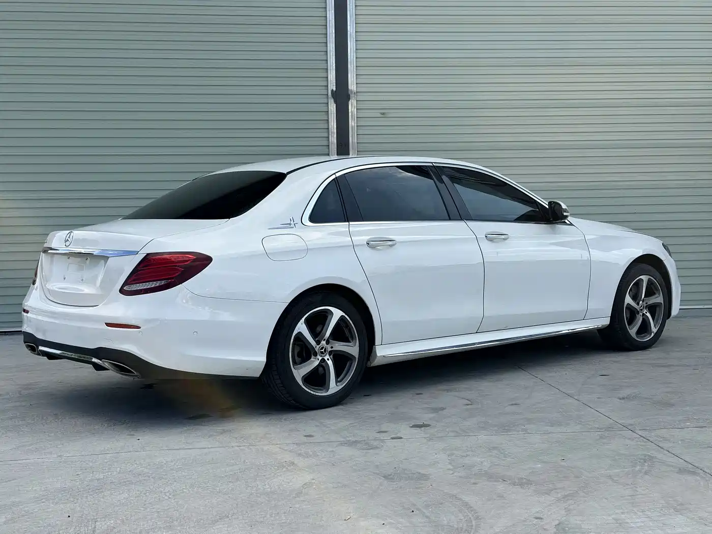 Mercedes-Benz E-Class 2017 E 300 L Sport Fashion фото 9