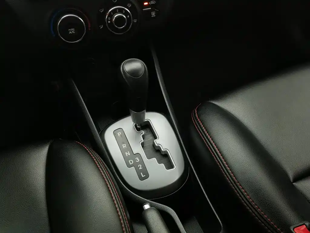 Kia K2 2013 2012 Sedan 1.4L AT GLS Commemorative Edition