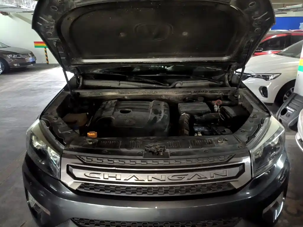 Фото 20 - Changan CS75