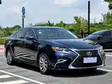 Фото 3 - Lexus ES