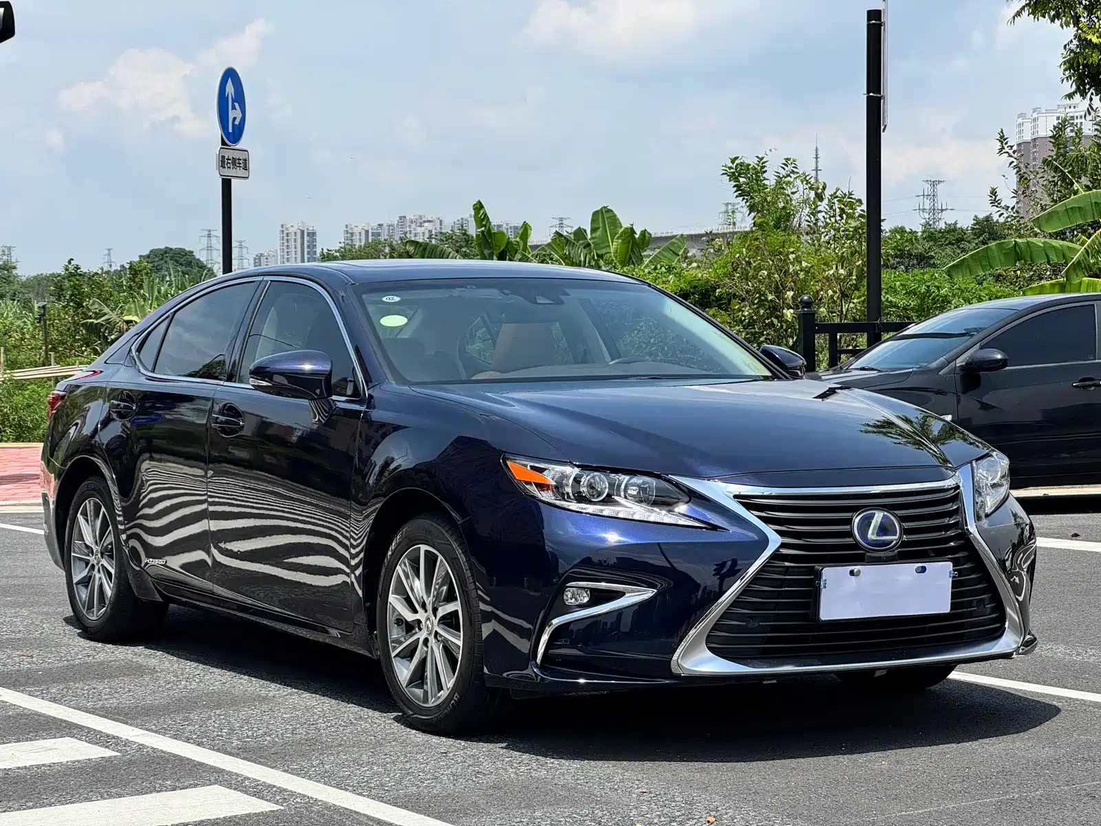 Фото 3 - Lexus ES