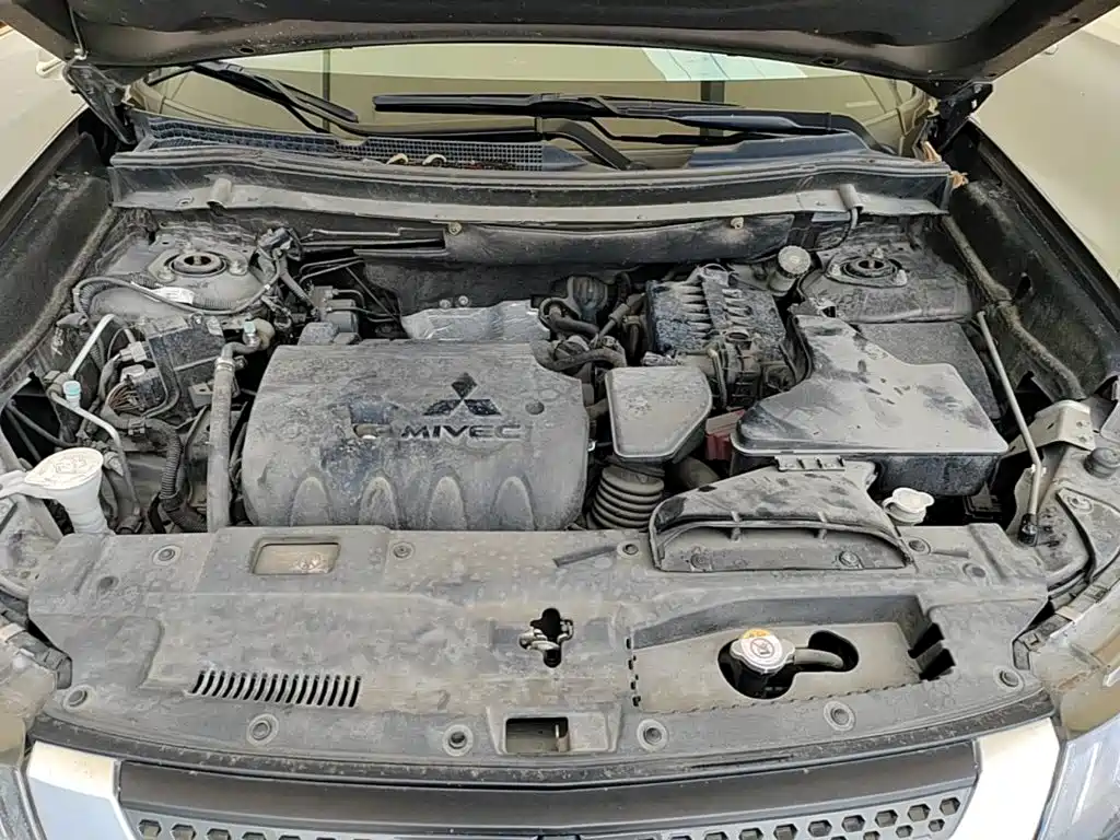 صورة 20 - Mitsubishi Outlander