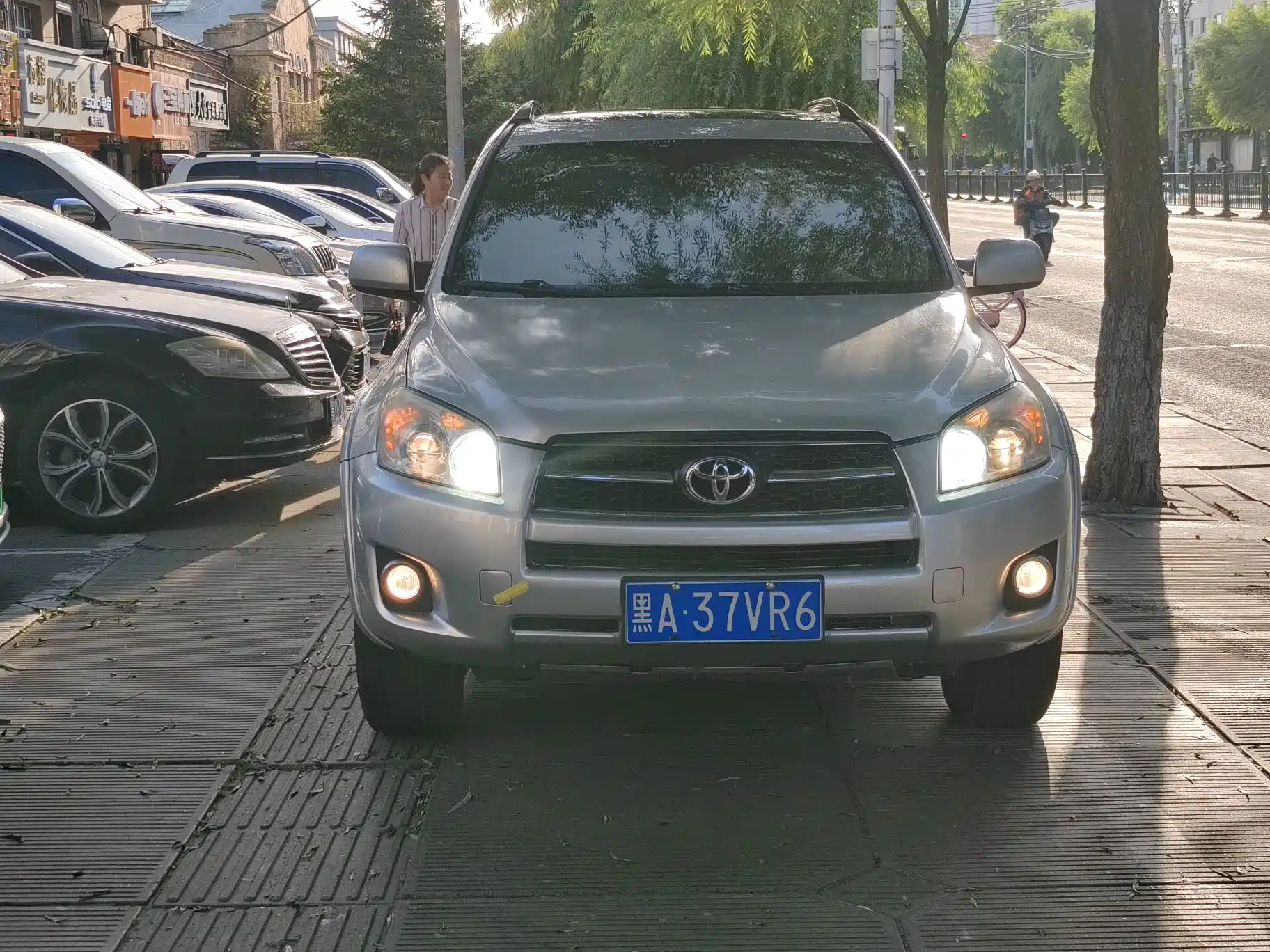 Фото 2 - Toyota RAV4