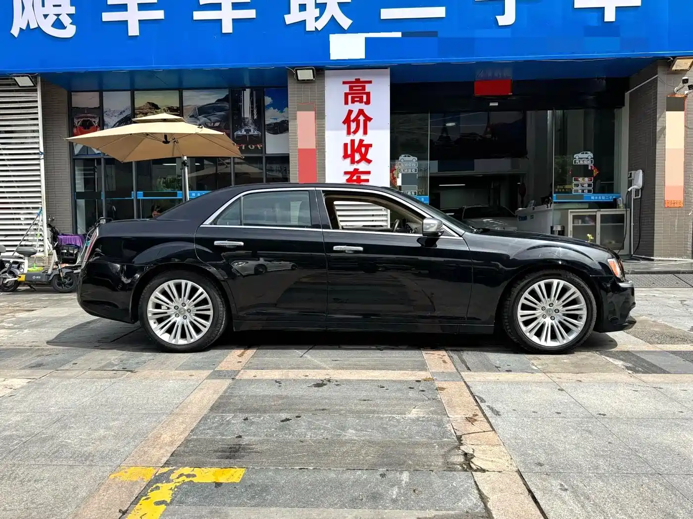 Chrysler 300C (Import) 2014 2012 3.6L Luxury Edition