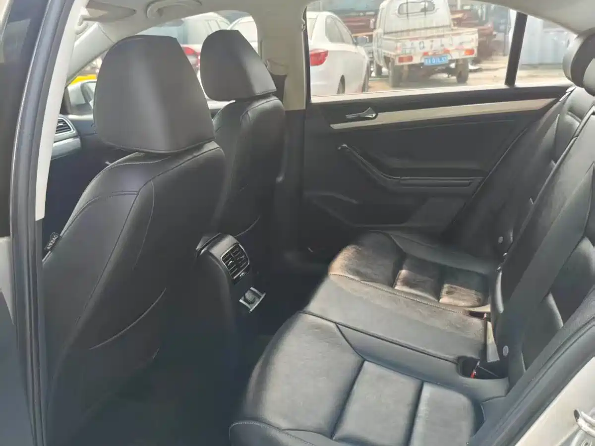 Volkswagen Sagitar 2017 1.6L Automatic Comfort фото 7