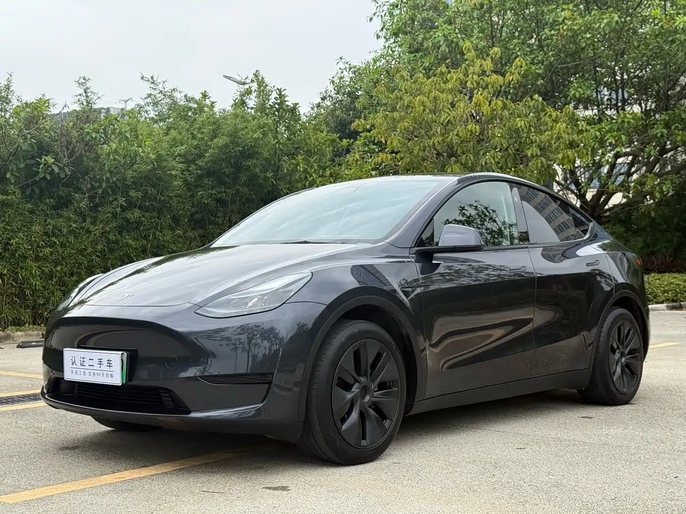 Tesla Model Y 2024