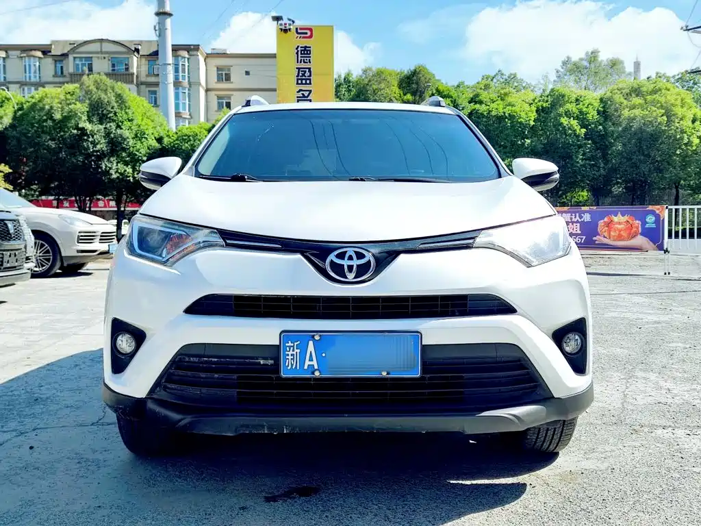 Photo 2 - Toyota RAV4 Rongfang