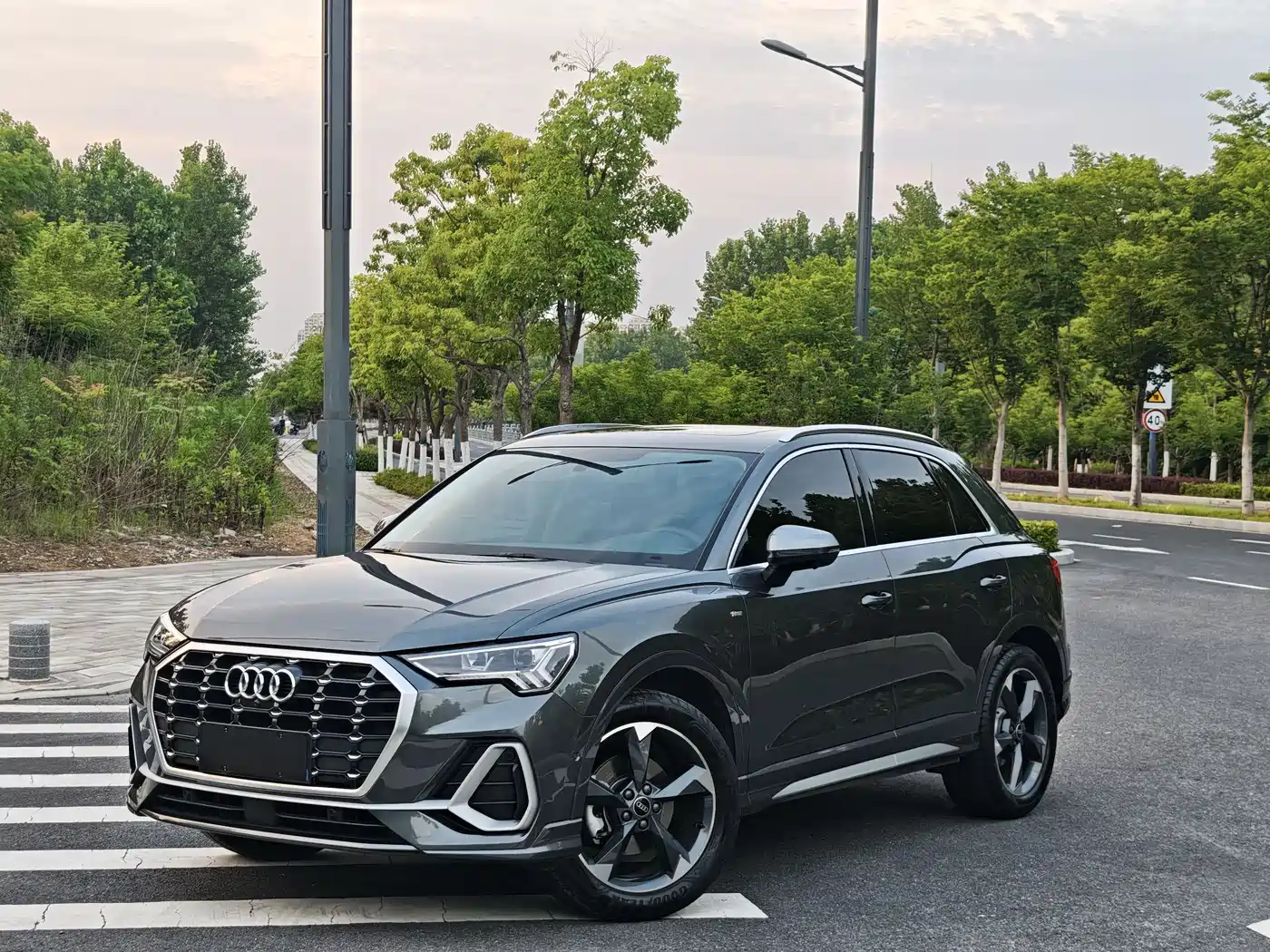 Audi Q3 2023 35 TFSI Fashion Dynamic (1.4T)