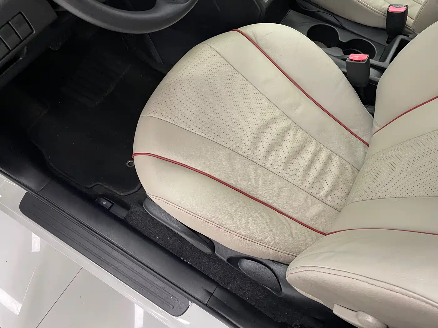 Mazda Mazda5 2013 2013 2.0L Automatic Luxury