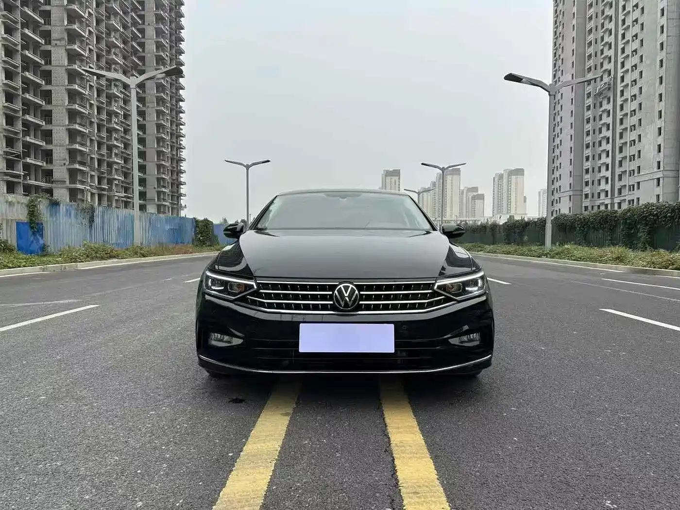 Volkswagen Magotan 2023 Model 2 Million Commemorative Edition 330TSI DSG Luxury фото 2