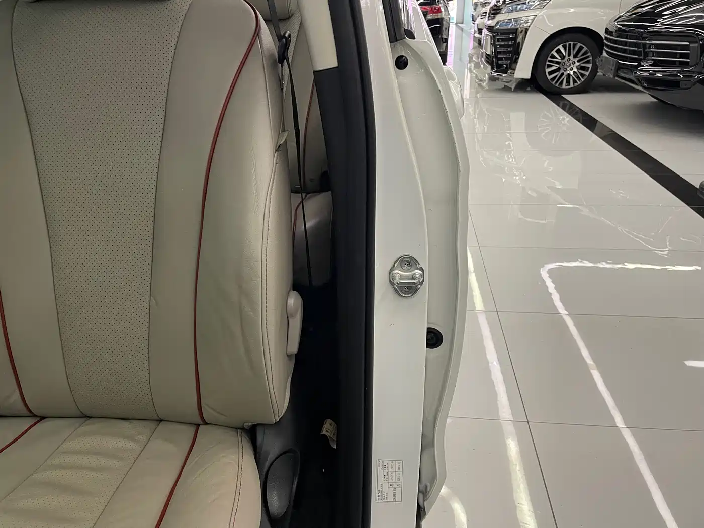 Mazda Mazda5 2013 2013 2.0L Automatic Luxury