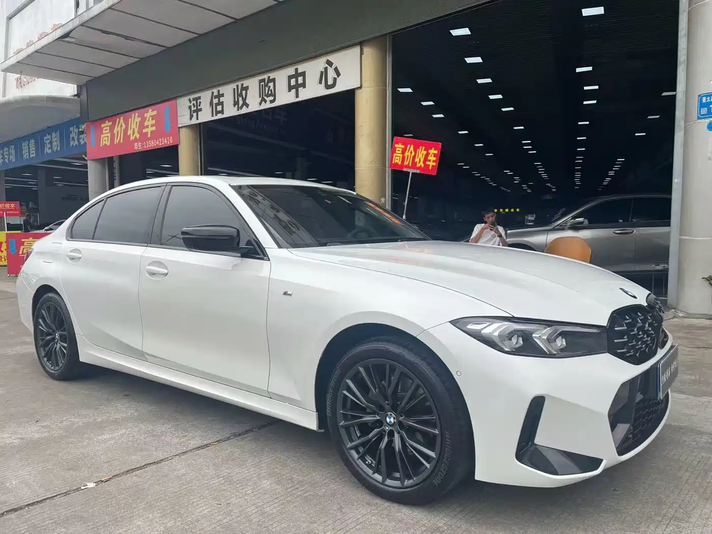 BMW 3 Series 2023 325Li M Sport Black Night Package фото 2