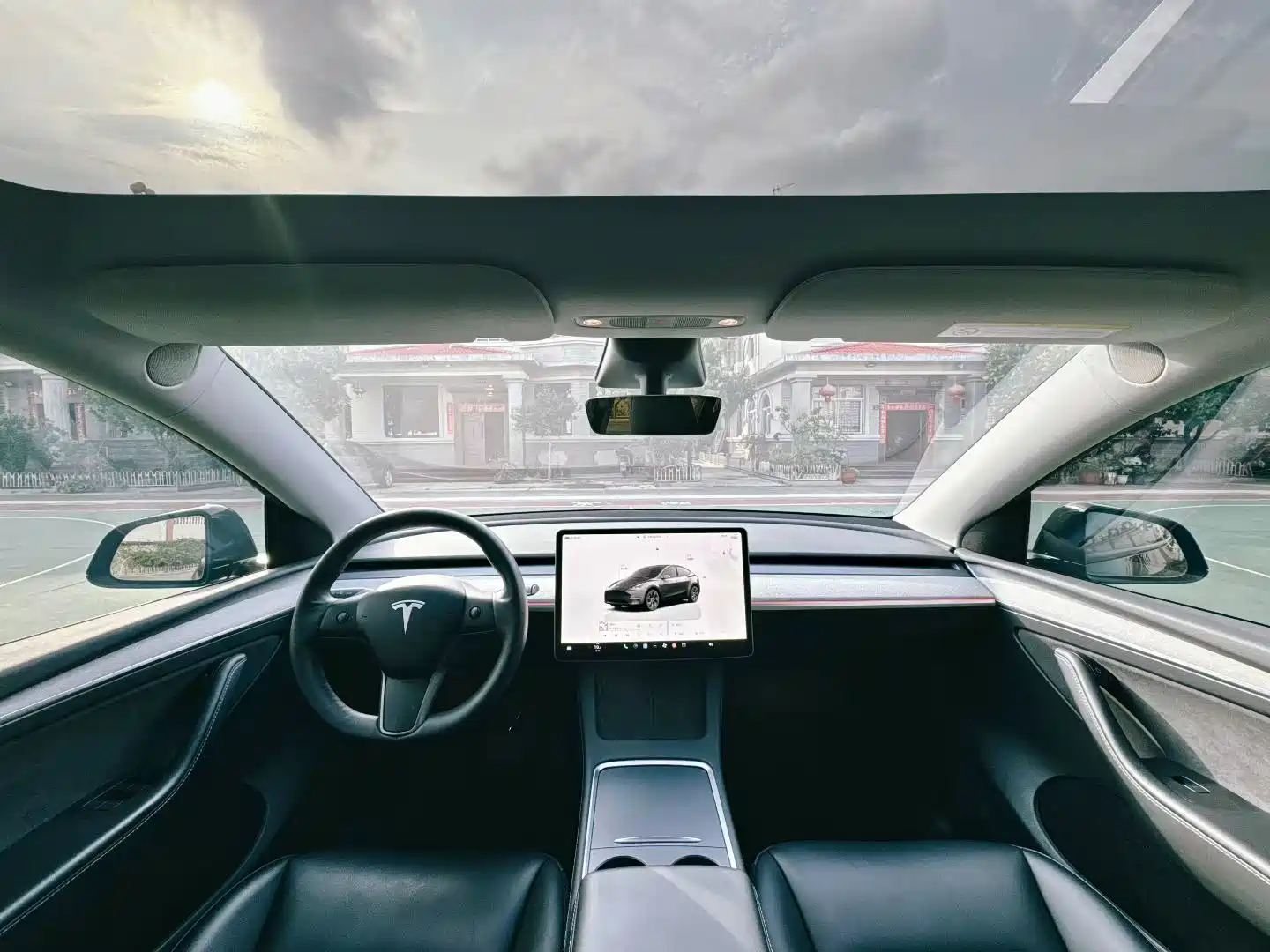 Photo 5 - Tesla Model Y